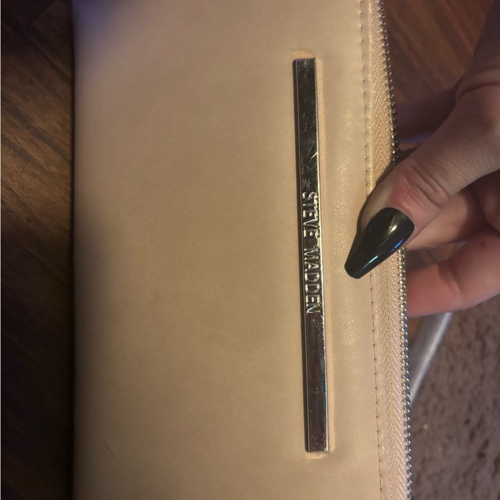 Steve Madden Cream Wallet with Smooth Texture